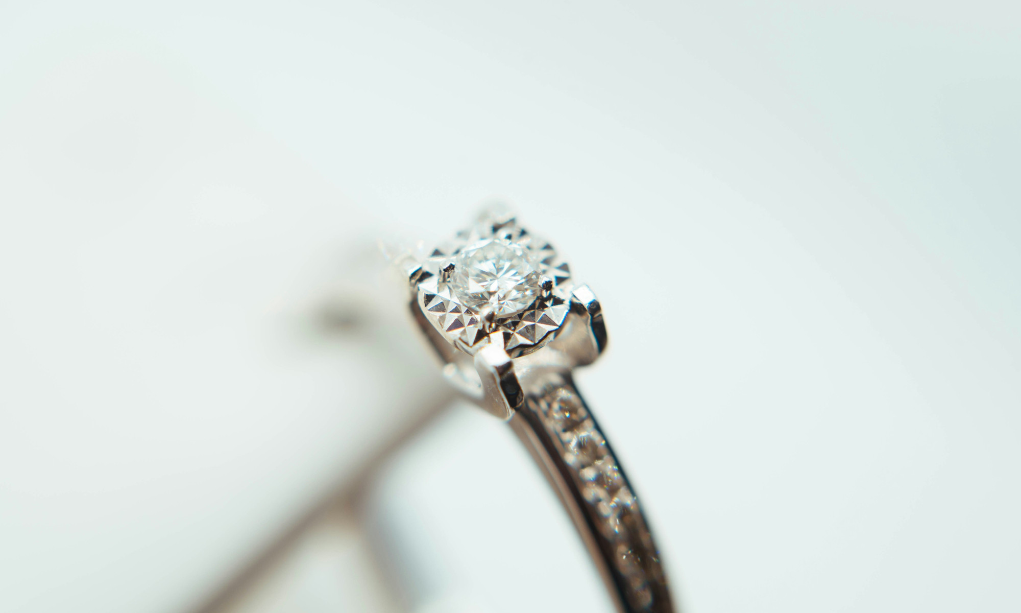Joaillerie: diamants de synthèse et RSE peuvent-ils séduire les millennials ?